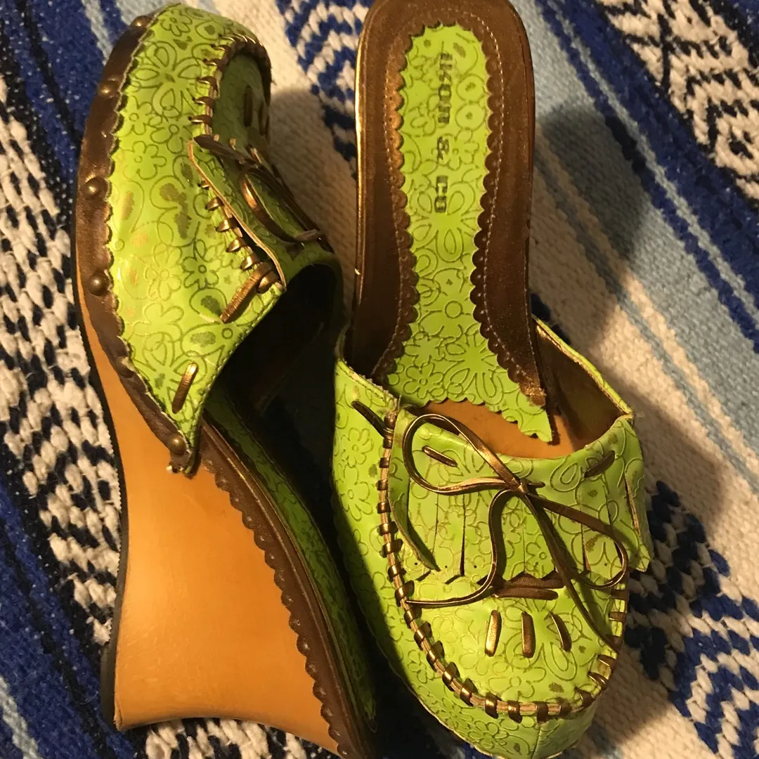 Funky Green Shoes Sz 7 (I Think) photo 1