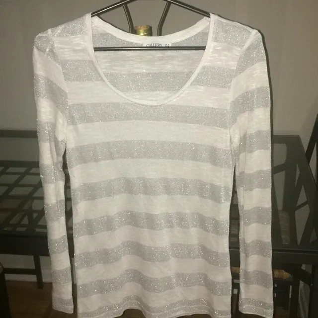 White and Grey Stripe Sweater (4/6) photo 1