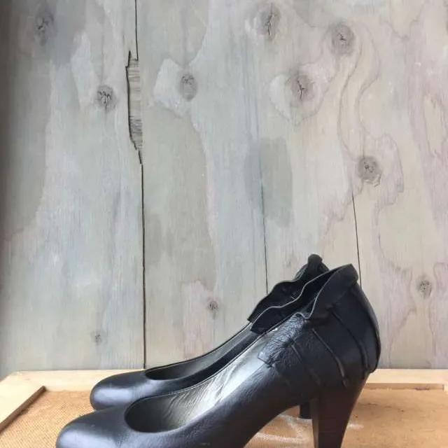Black leather heels photo 1