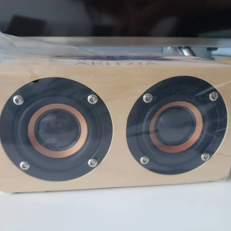 Aritzia Wooden Bluetooth Speaker photo 4