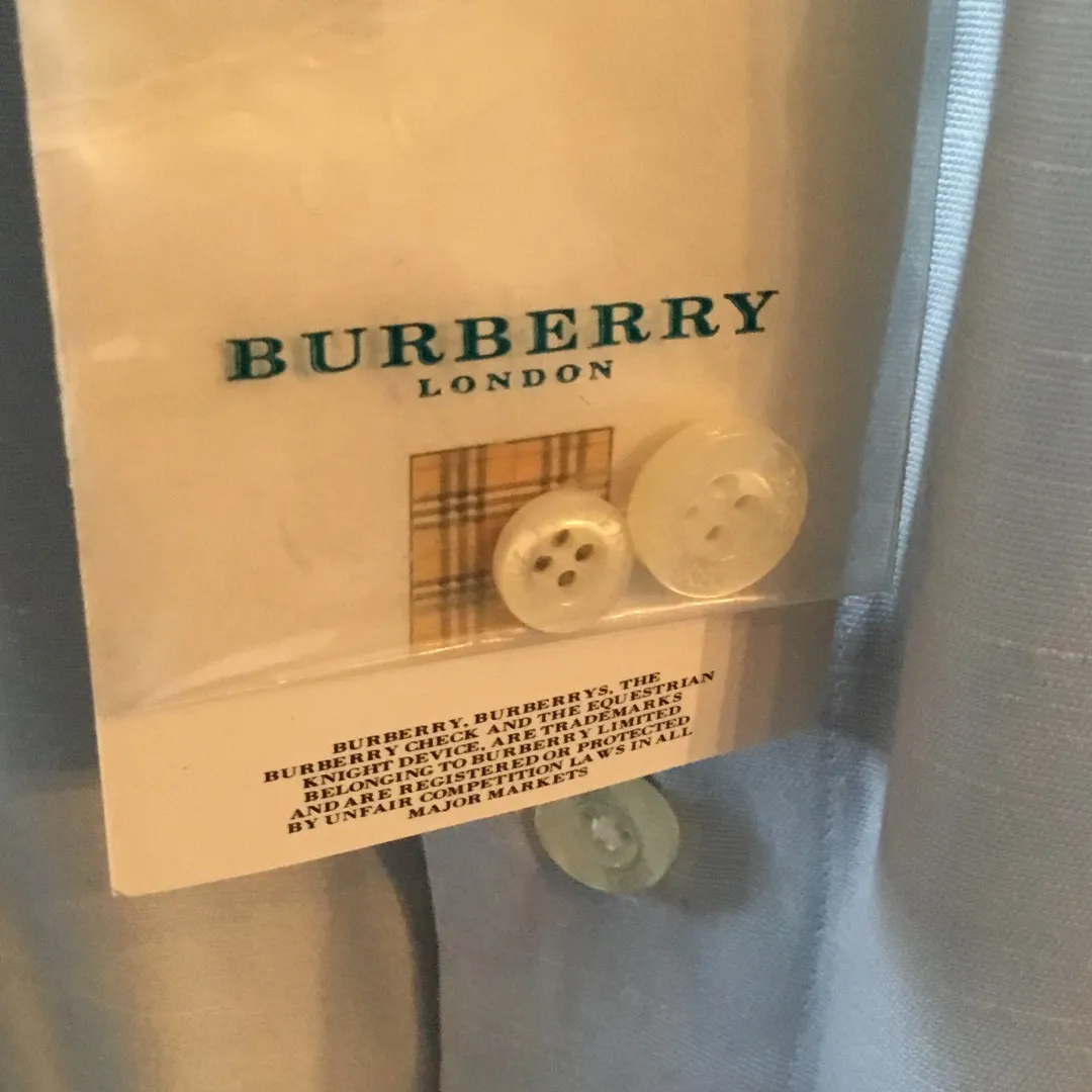 New Burberry Men's Light Summer Dress Shirt. ( With Tag ) photo 4