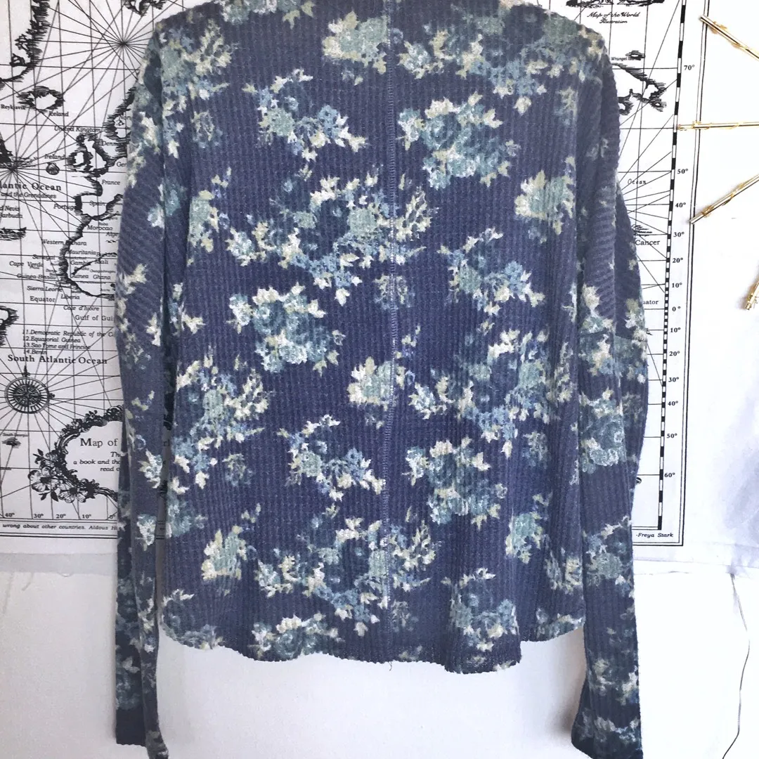 BNWOT Urban Outfitters Waffle Cardigan size S photo 4