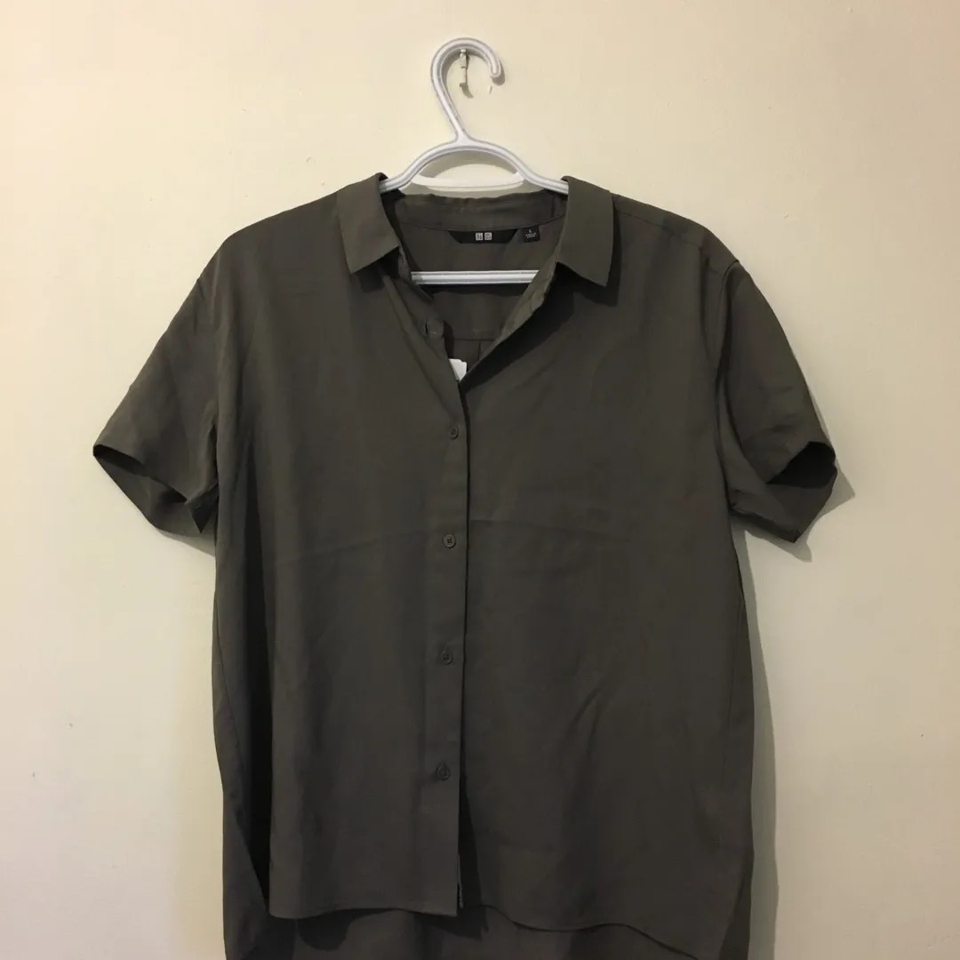 Brand New Uniqlo Charcoal Grey Button Up photo 3