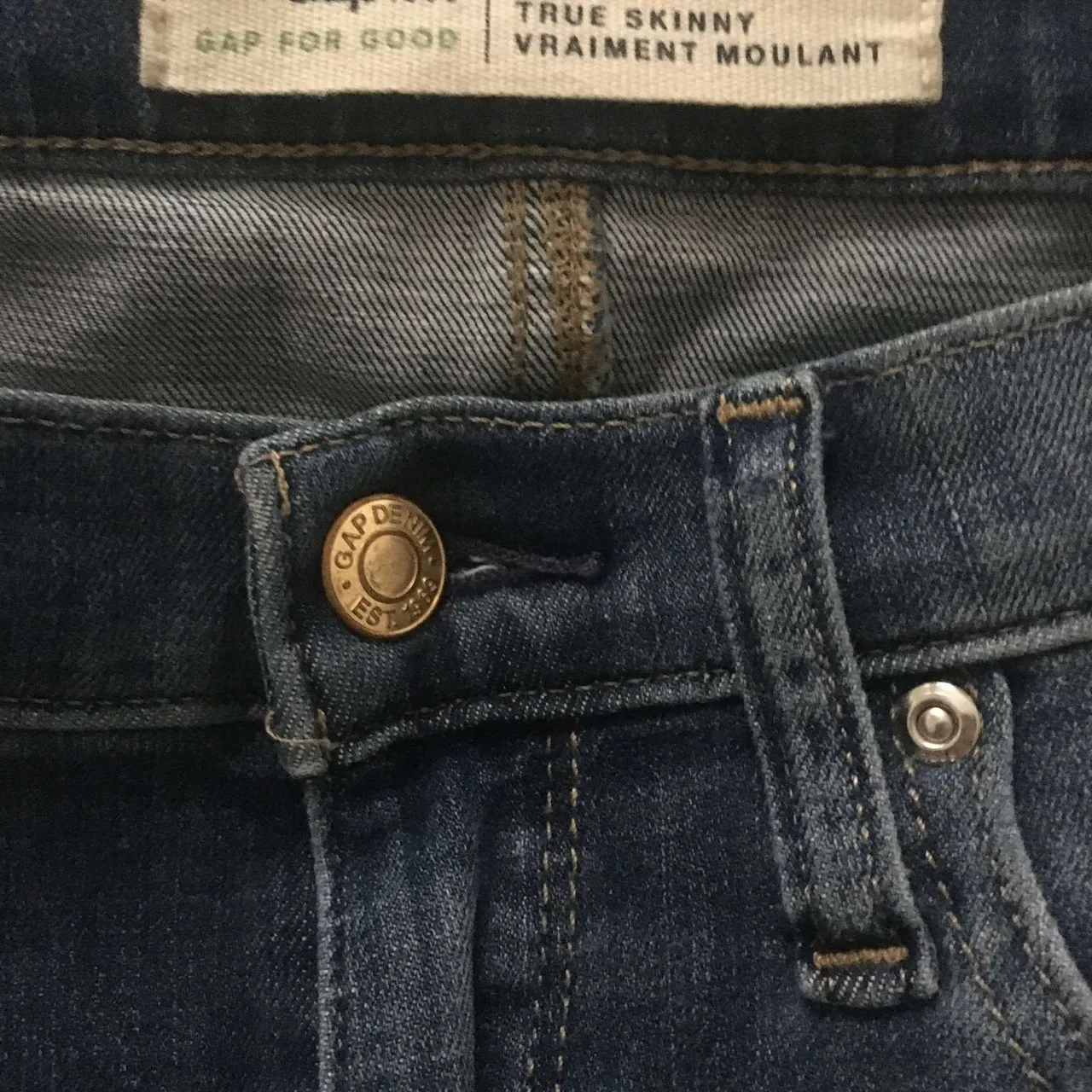 Gap Distressed Skinny Jeans / Size 27 (Small) / Medium Wash photo 3