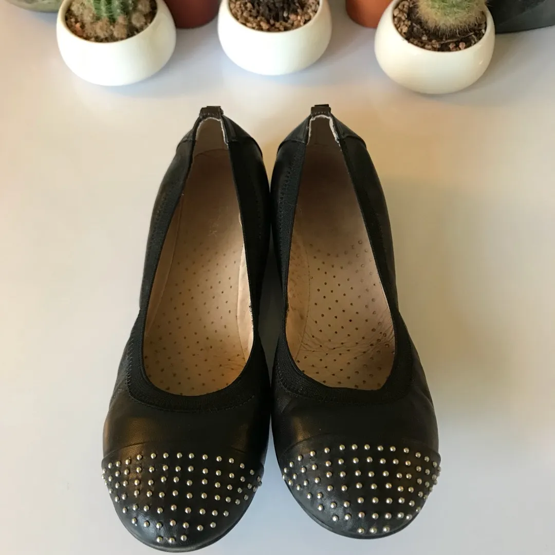 Shoes For Little Feet- Size 5.5 Or 5 photo 1