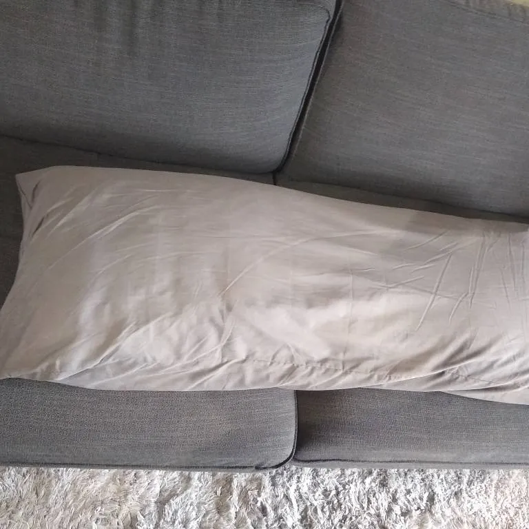 Body Pillow photo 1