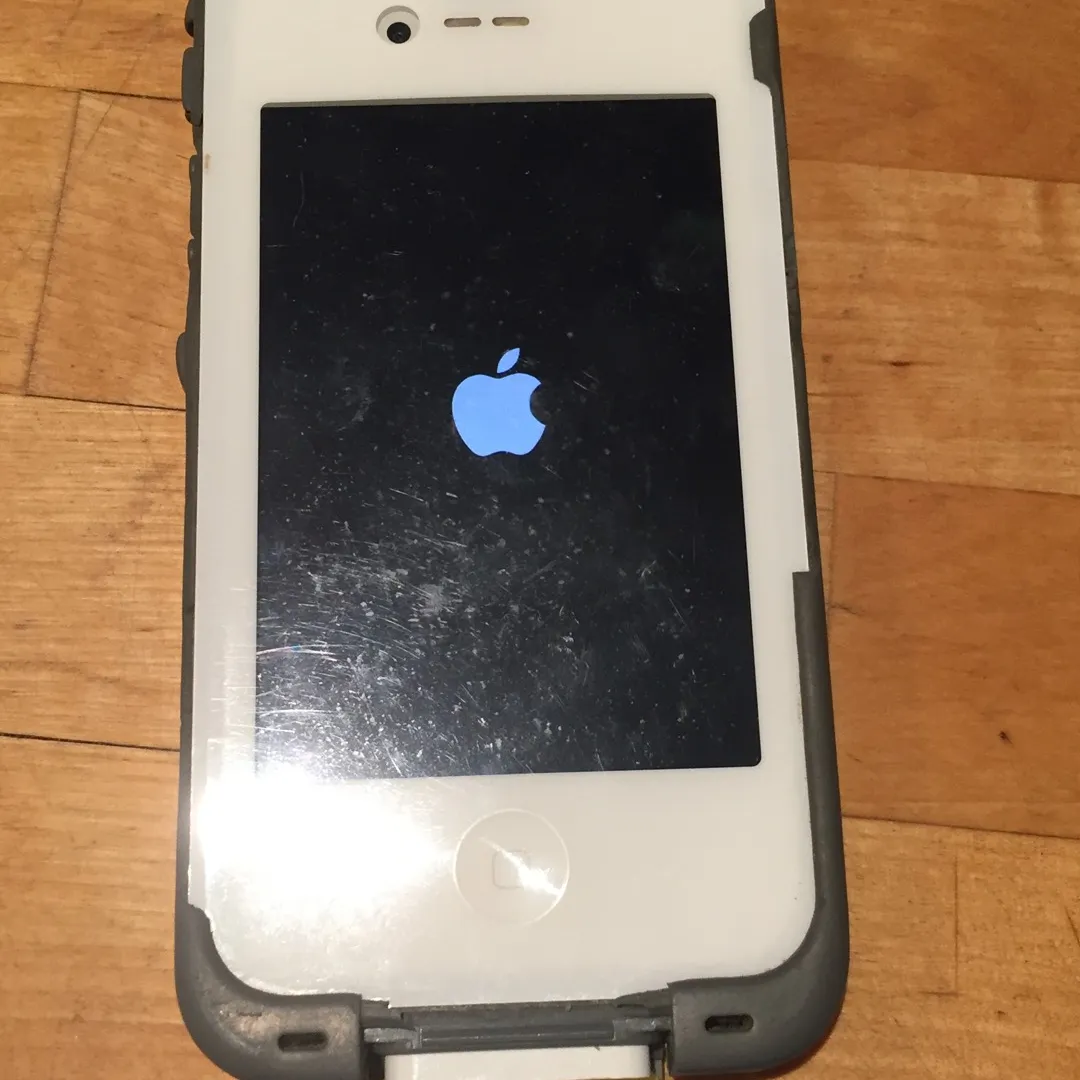 IPhone 4 With Life proof Case photo 1
