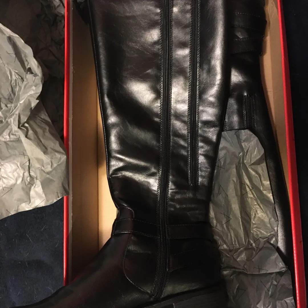 Women’s Black Leather Boots Size 11 photo 3