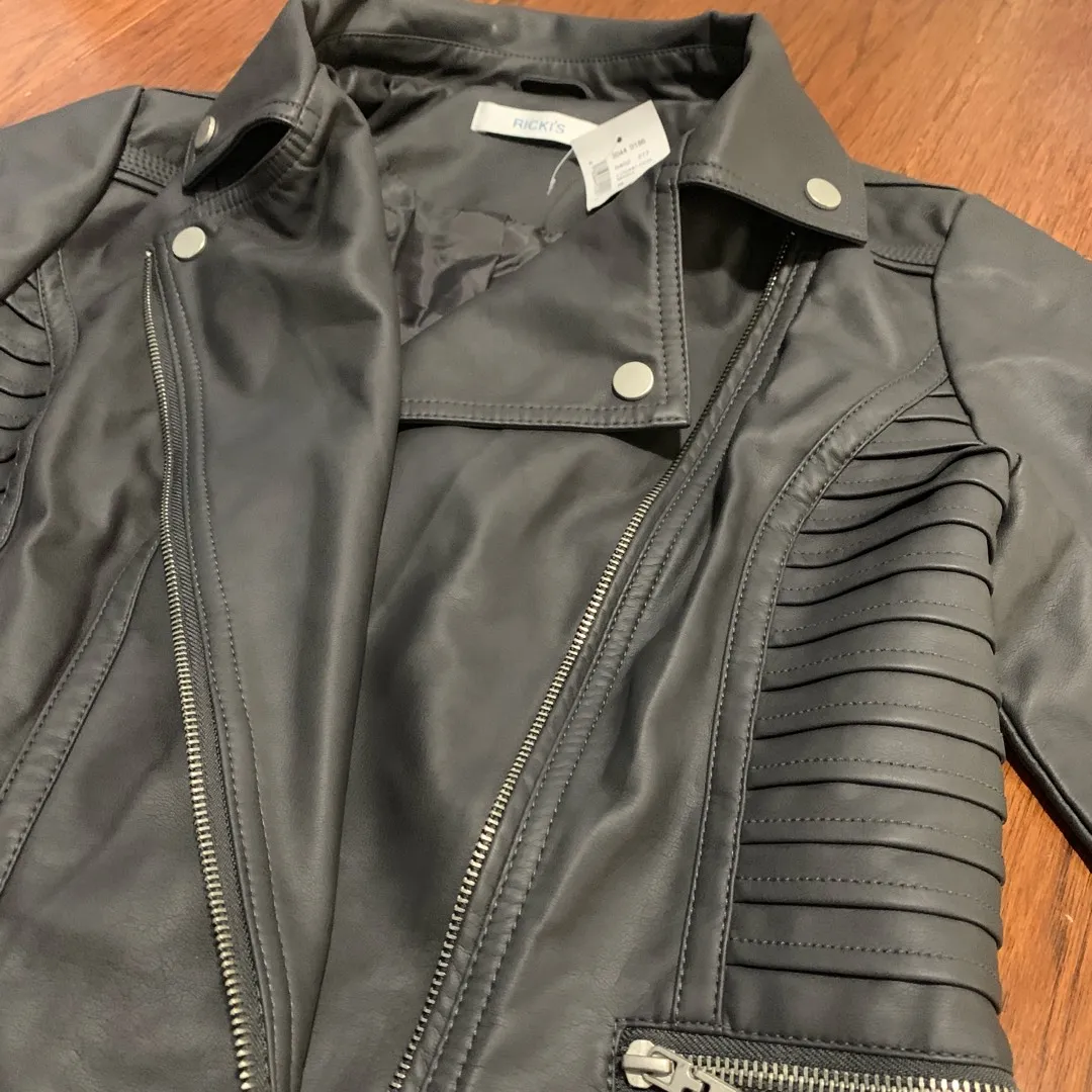 Grey Faux Leather Motorcycle Jacket Brand New Ricki’s Size Sm... photo 3
