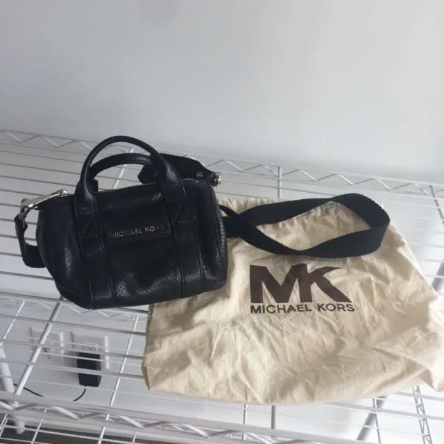 NEW Mini MICHAEL KORS Crossbody Bag! photo 3