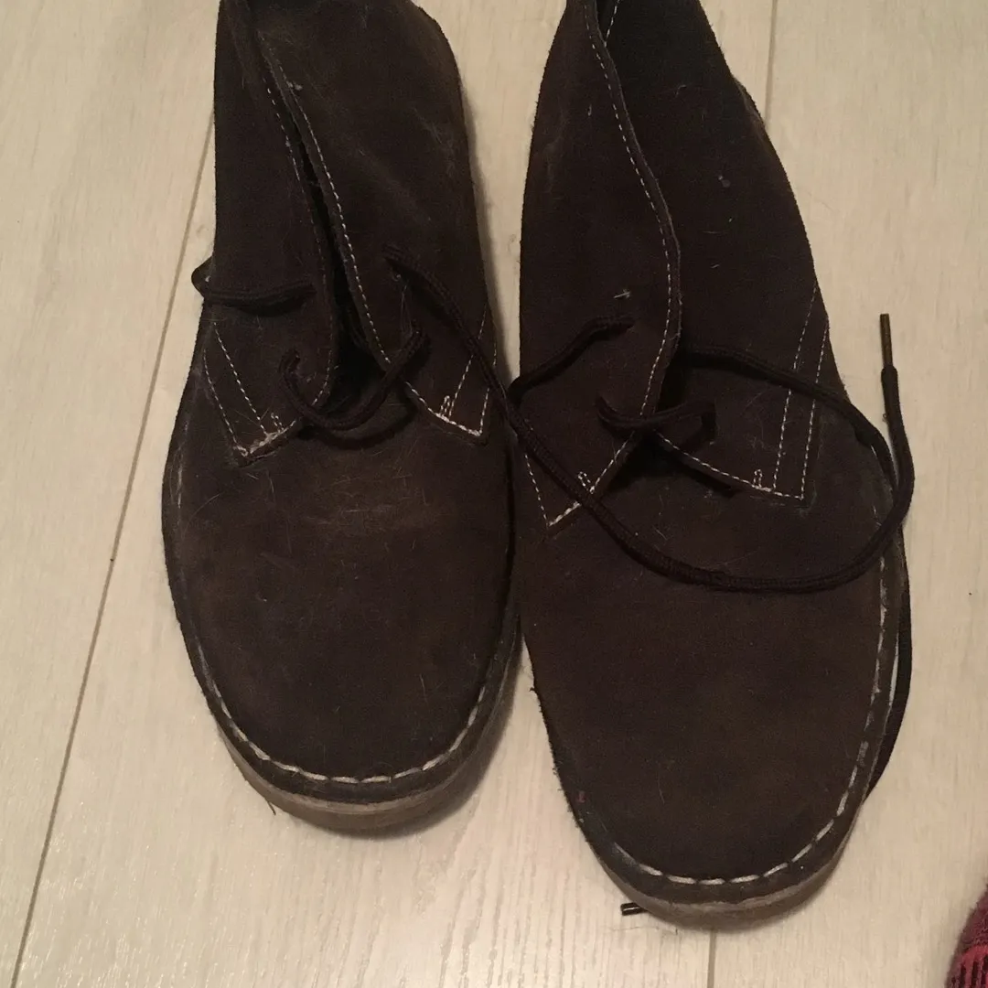 SoftMoc Desert Boots Size 9 W photo 1