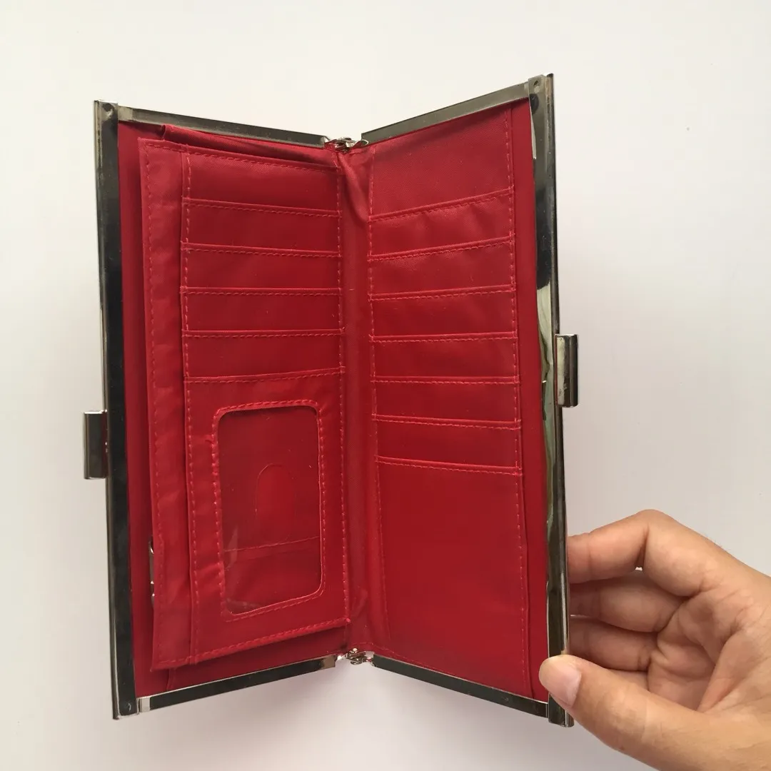 Red Wallet photo 3