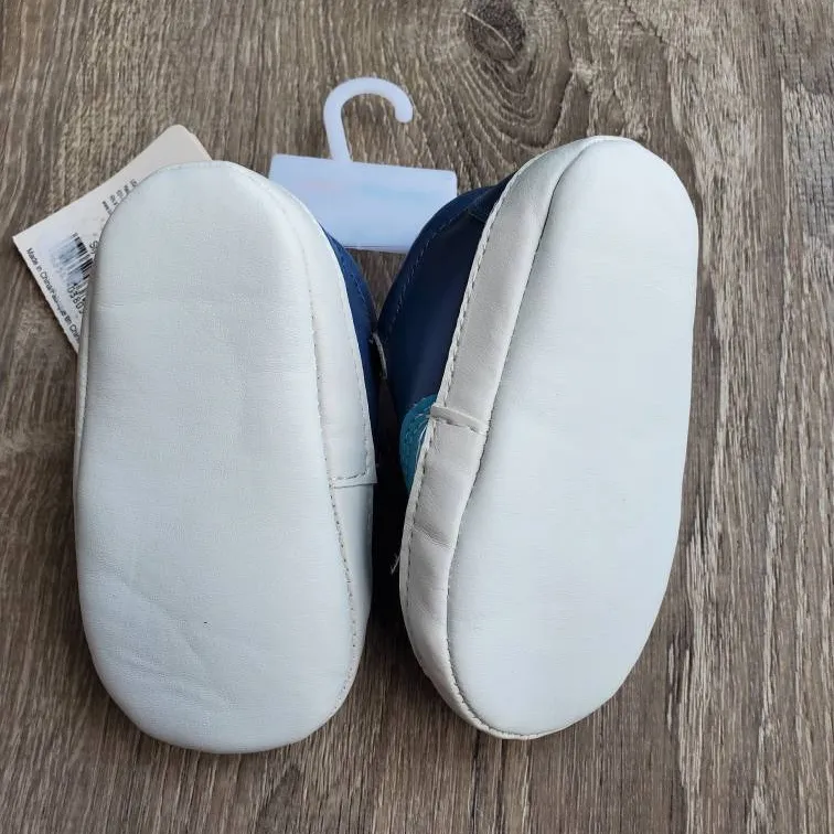 BNWT Baby Shoes Size 4 photo 3