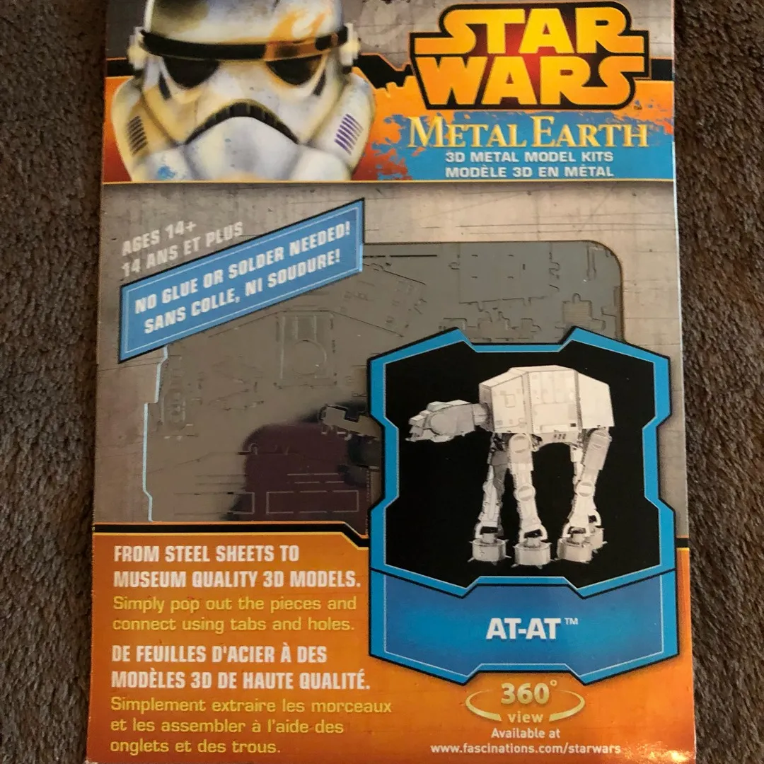 Free - Star Wars 3D Metal Model Kit - AT-AT photo 1