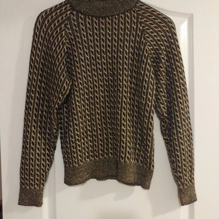 EUC Vintage Sweater Size Small-Medium photo 1
