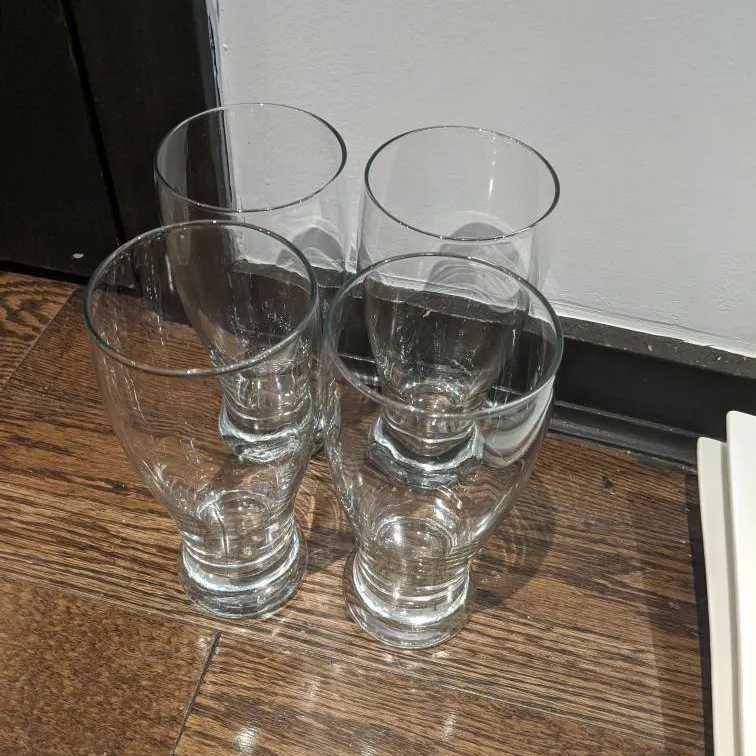 4 Pint Glasses photo 1