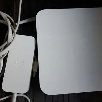 Apple Wireless Router photo 1