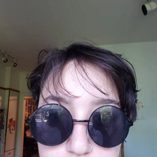 black circle sunglasses photo 1