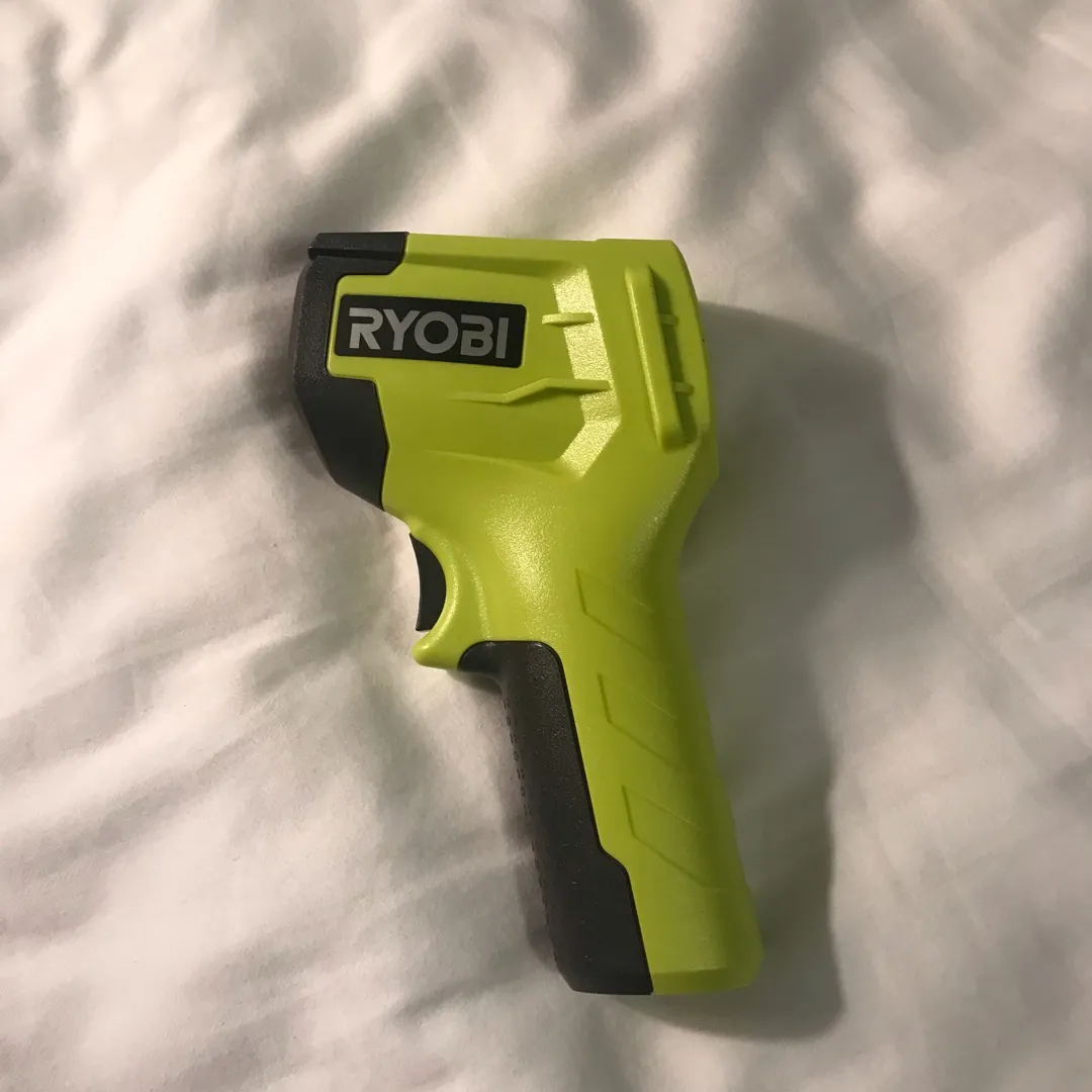Non Contact Infrared Thermometer. photo 1