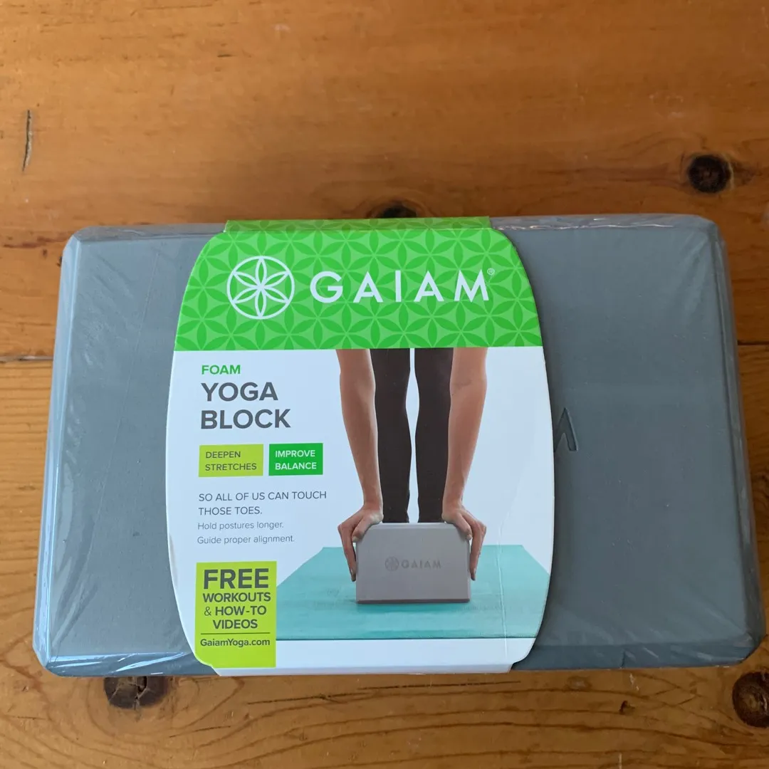 Gaiam Foam Yoga Block photo 1