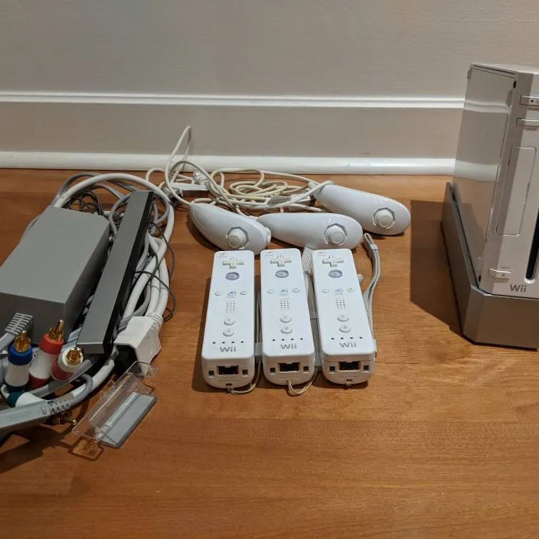 Wii With 3 Controllers And Nunchucks photo 1