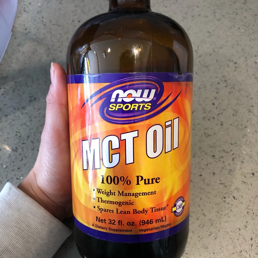 2/3 Huge Bottle MCT Oil photo 1