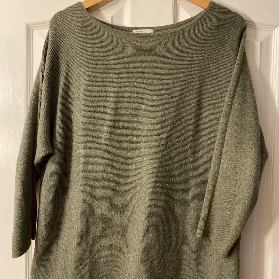Soft Green H&M Sweater photo 1