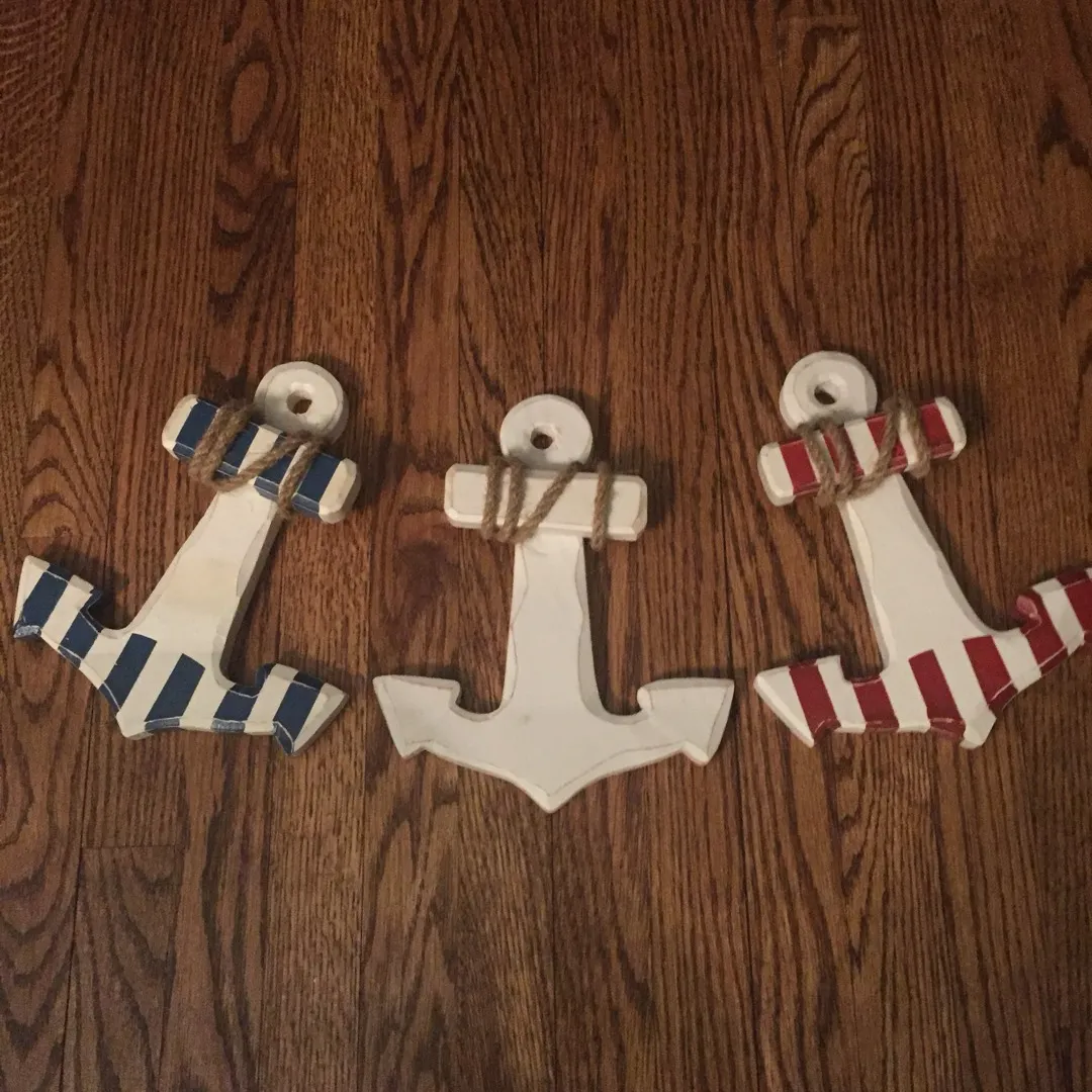 Wooden Decorative Anchors photo 1