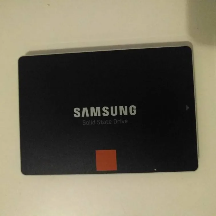 Samsung 840 120 GB Solid State Drive photo 1