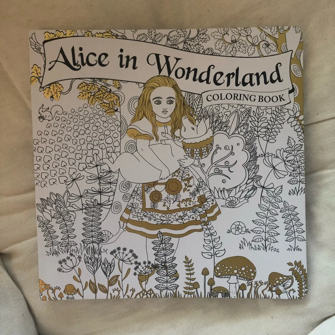 Alice In Wonderland Adult Colouring Book photo 1