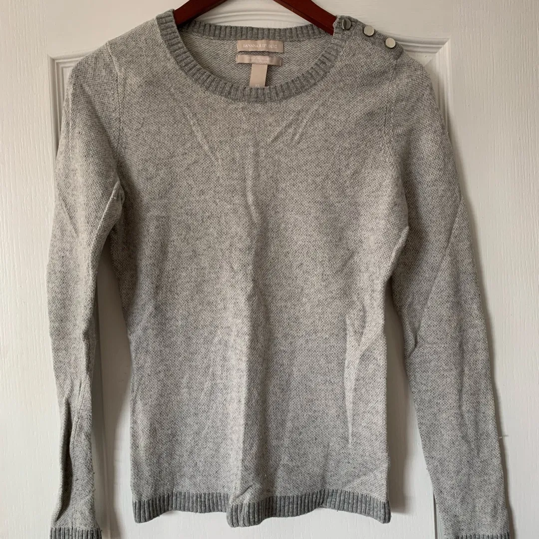 Banana Republic Wool/Cashmere Blend Sweater (Size XS) photo 1