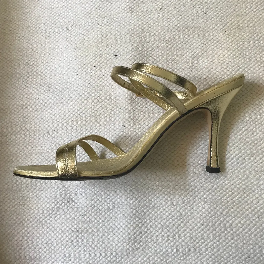 BCBG Gold Leather Strappy Sandals - Size 7.5 photo 3