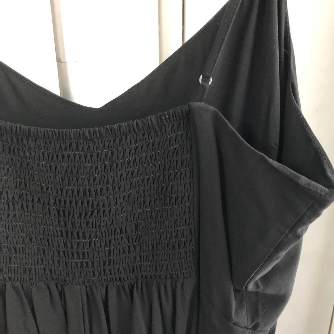 GAP - Little Black Dress: Size Medium (fits Like A Large) photo 5