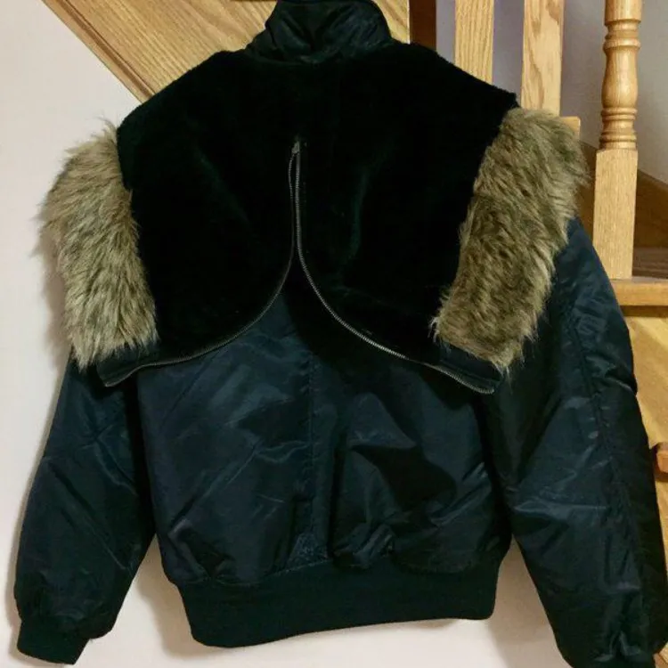 Black bomber-style jacket, size Medium photo 3