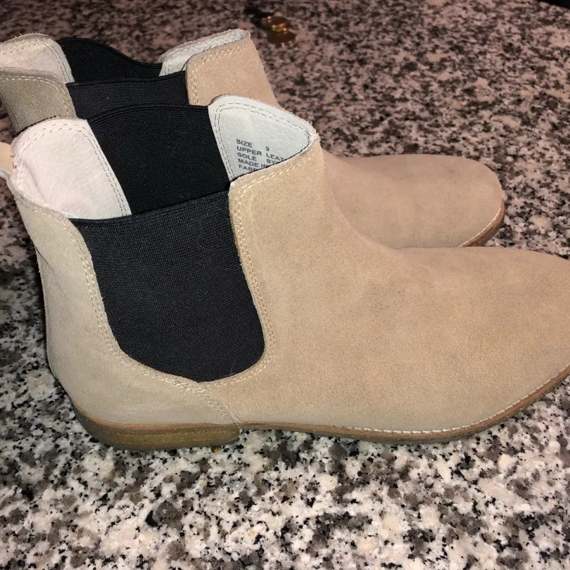 Urban Outfitters Chelsea Boots photo 4