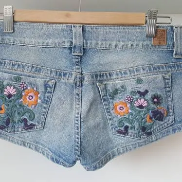 Guess denim embroidery short shorts photo 1