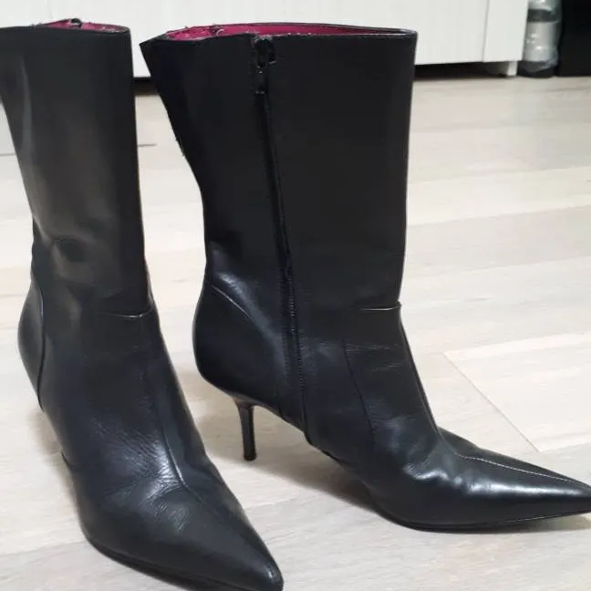 Gorgeous Leather boots 6.5 photo 1