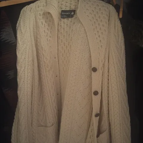 100% Wool Cream vintage sweater (Oversized) photo 1