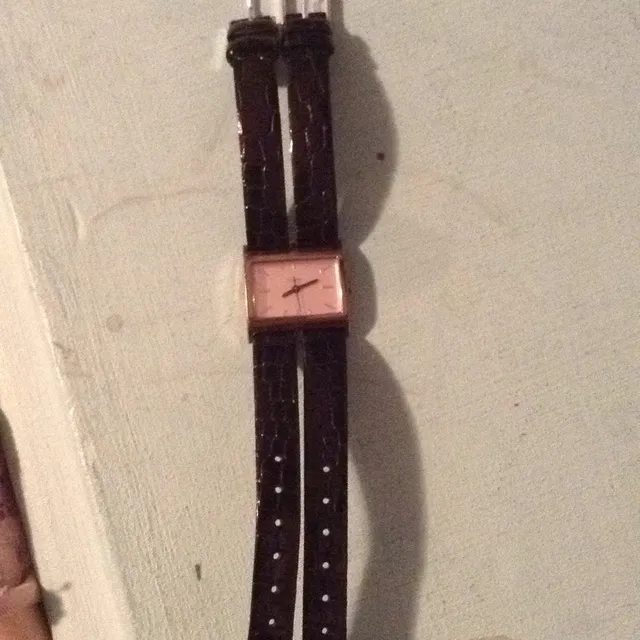 Woman's Guess Watch Real Leather photo 1
