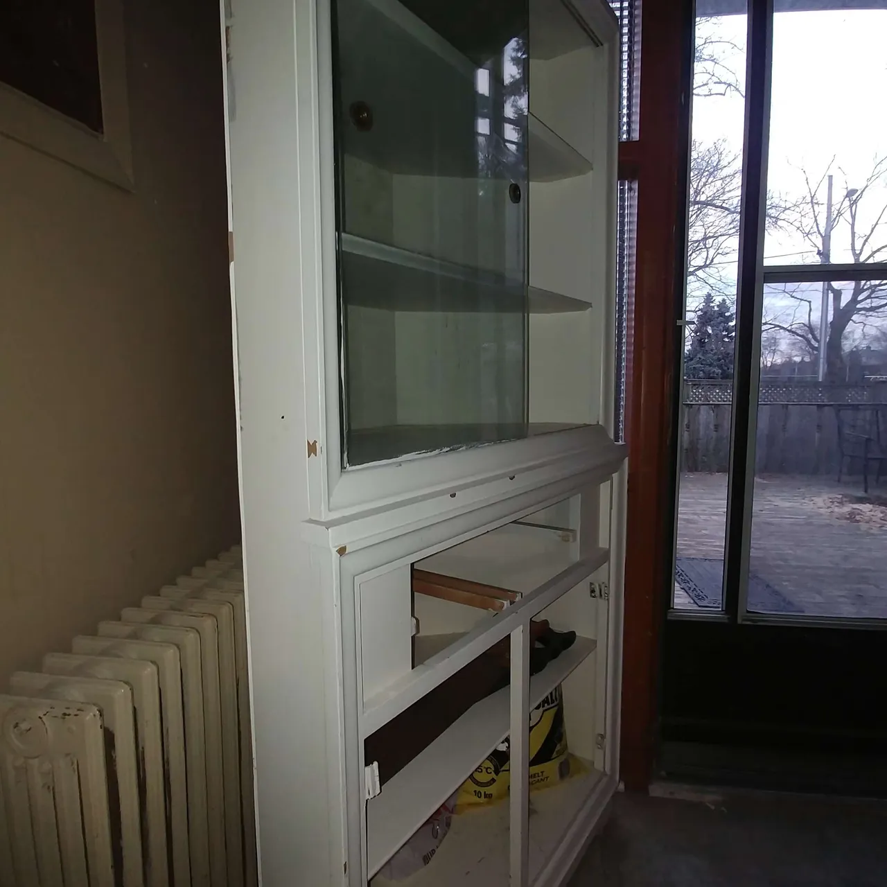 Free corner cabinet, sliding glass upper, bottom doors need n... photo 4