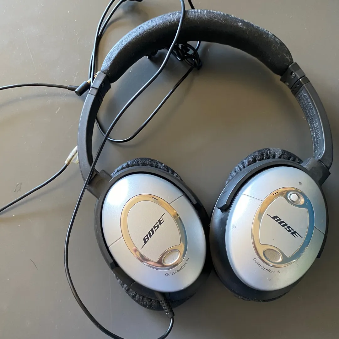 Bose headphones photo 1