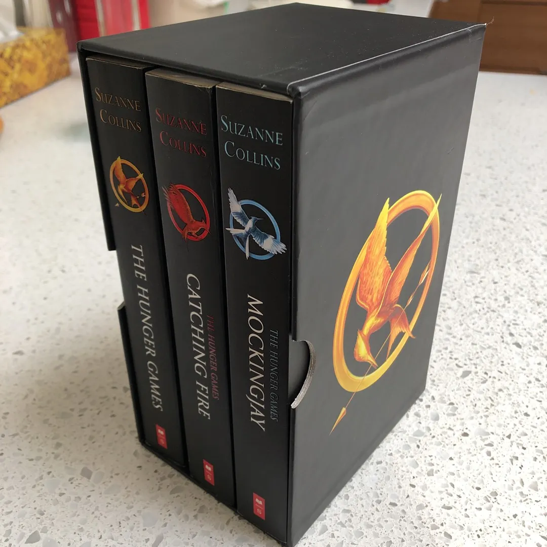 The Hunger Games box set photo 1