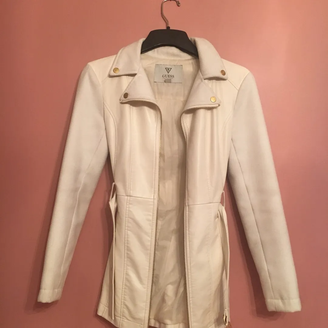 White fake leather Guess jacket photo 1