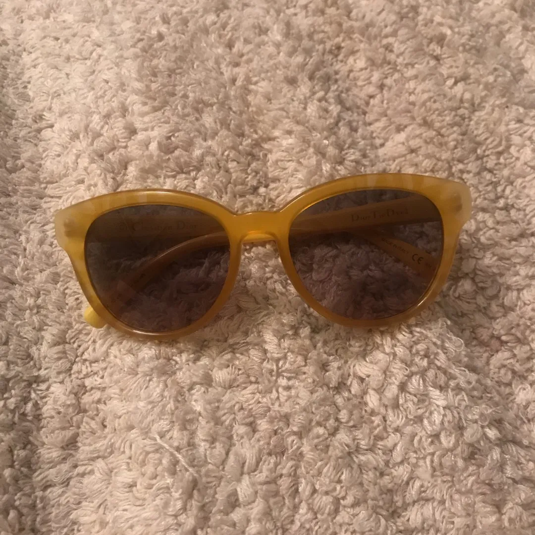 Dior Yellow Sunglasses photo 1