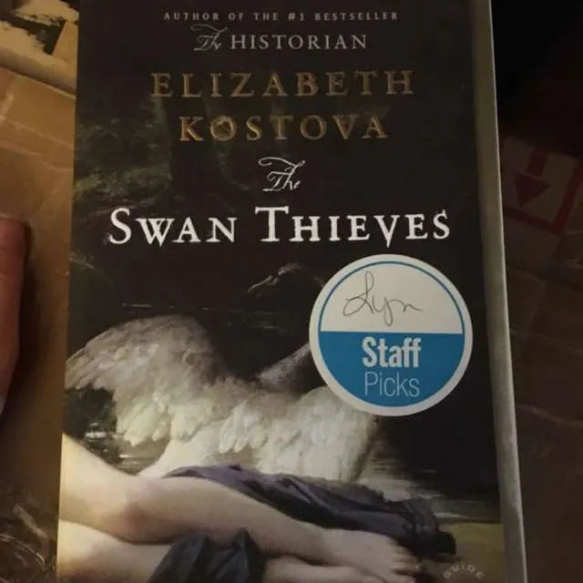 The Swan Thieves (softcover) photo 1