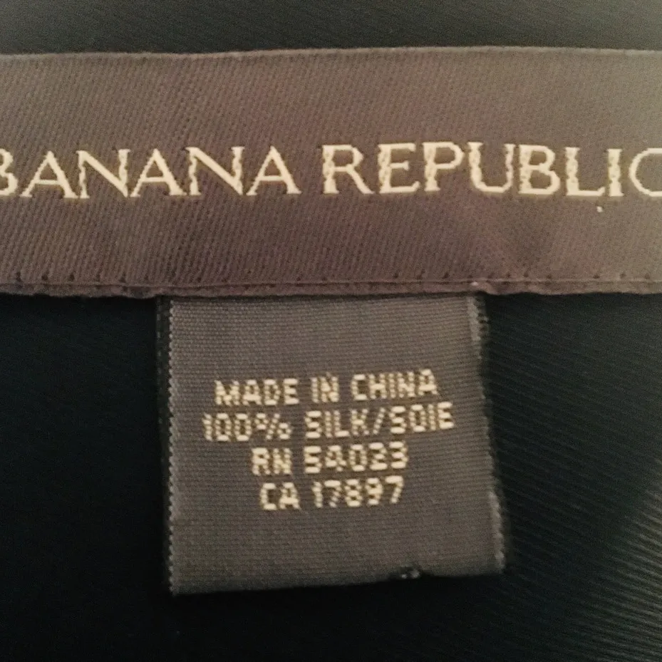 Banana Republic Silk Scarf 🙋🏽‍♀️ Swap Anascloset photo 3