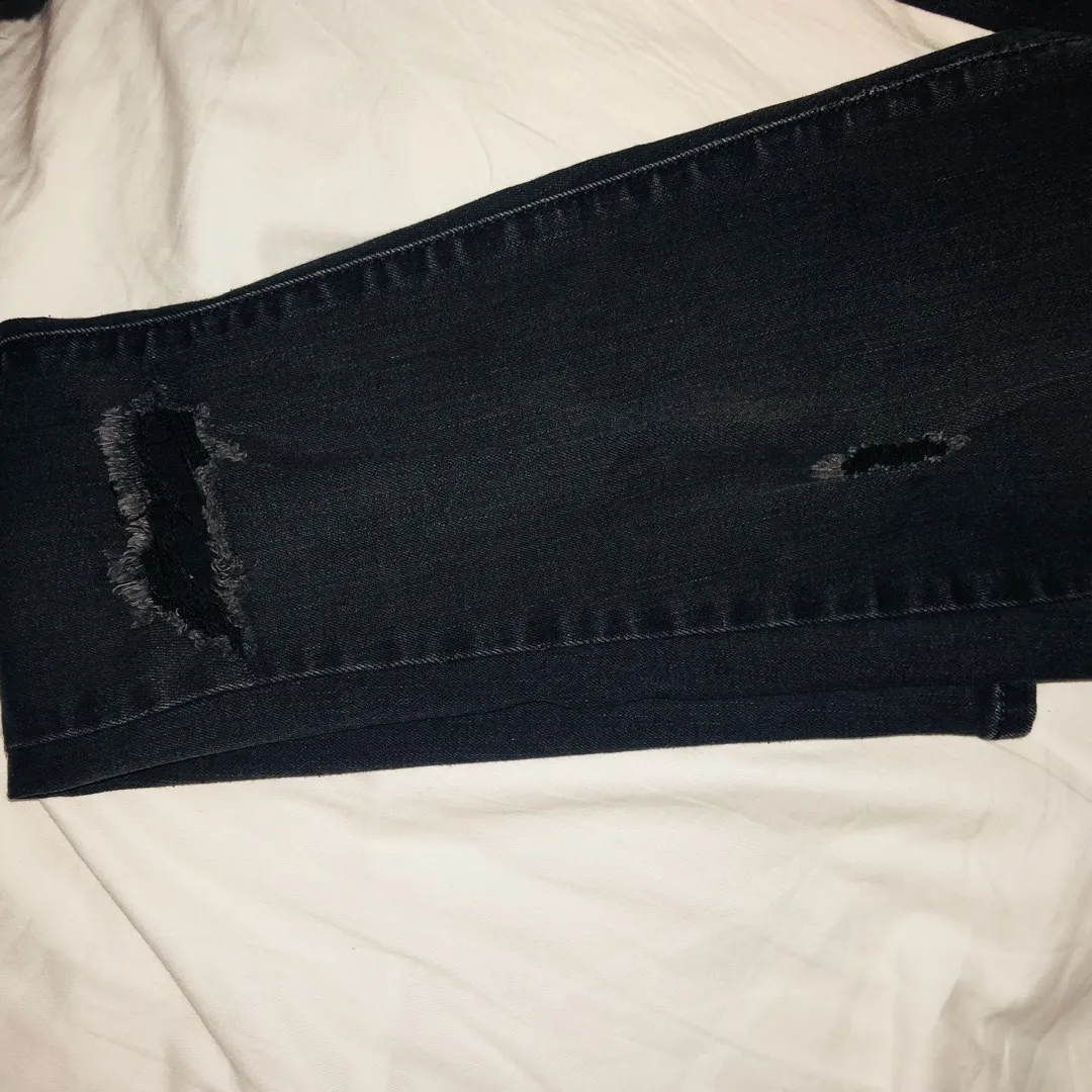 Gap “Legging” Distressed Jeans photo 4