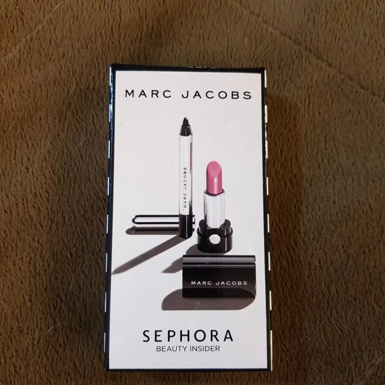 New Unused Marc Jacobs Cosmetics Set photo 1