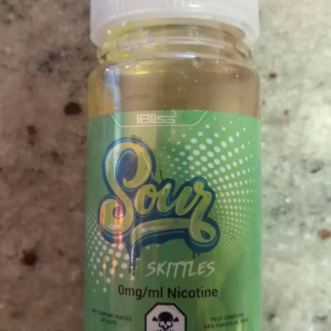 Sour Skittles flavour Ejuice photo 1