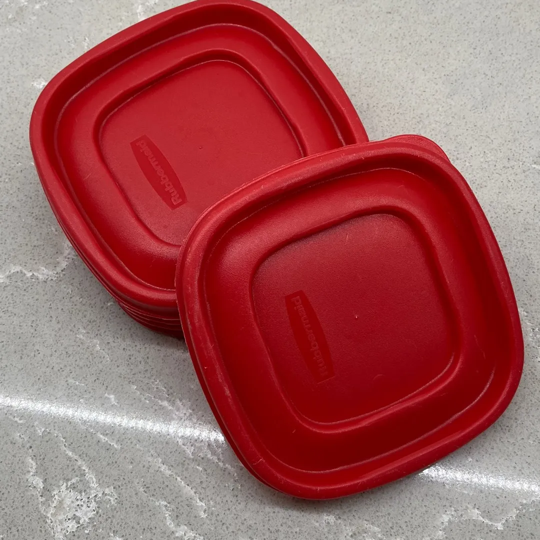 Rubbermaid Lids (free if picked up) photo 1